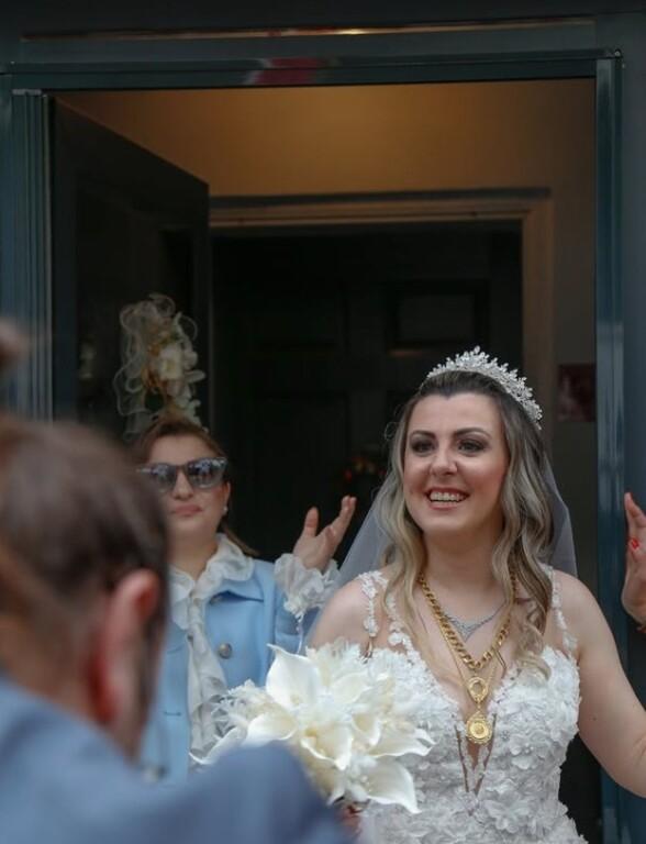 Elif & Can Öztürk çifti — İzmir düğün anısı, HatıraKutusu yorumu